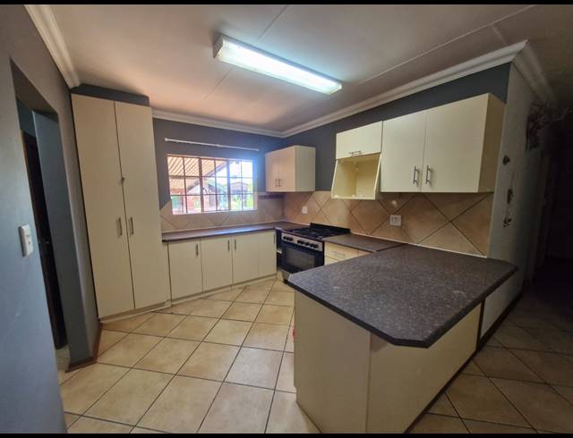 3 BEDROOM FREESTANDING FOR SALE IN DIBENG